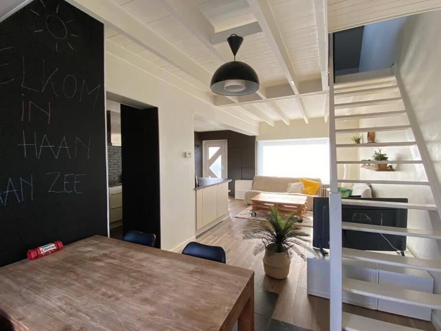 Cosy Beachhouse Within Walking Distance Of The Sea Villa De Haan Bagian luar foto