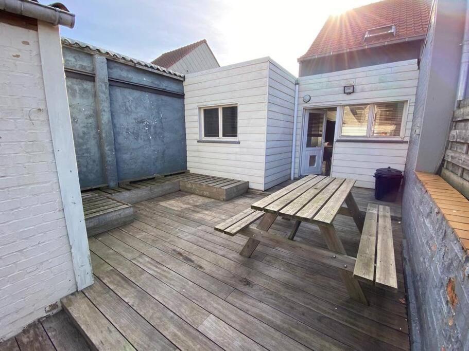 Cosy Beachhouse Within Walking Distance Of The Sea Villa De Haan Bagian luar foto